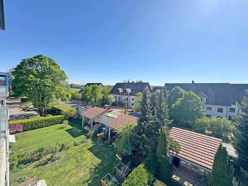 Spacious 5.5-room attic apartment with a far-reaching view in Fehraltorf (8)