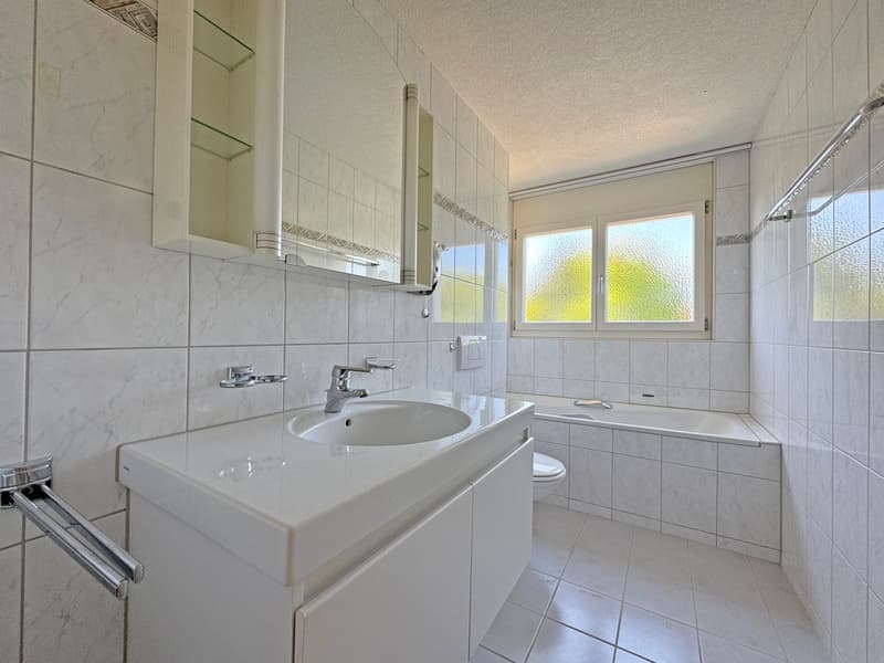 Spacious 5.5-room attic apartment with a far-reaching view in Fehraltorf (10)