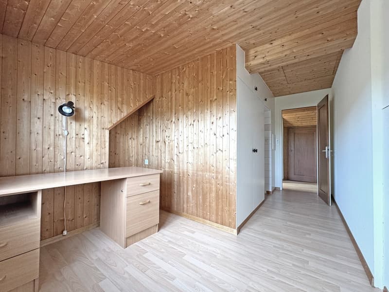 Maison unifamiliale de 6 pièces, indépendante, quartier résidentiel calme et familial au bord du village (13)