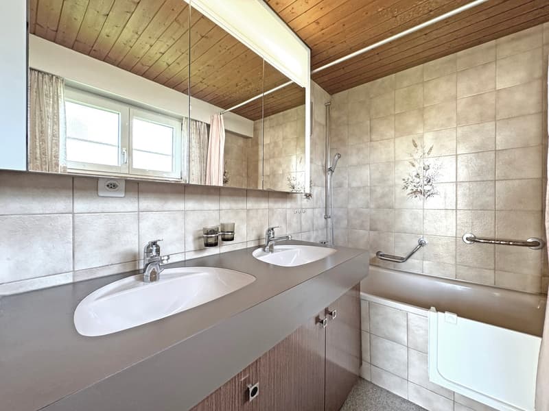 Maison unifamiliale de 6 pièces, indépendante, quartier résidentiel calme et familial au bord du village (9)