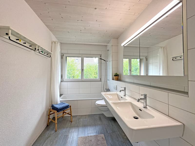 Gepflegtes 5½ Zimmer-Doppeleinfamilienhaus, in ökologischer Holzbauweise (8)