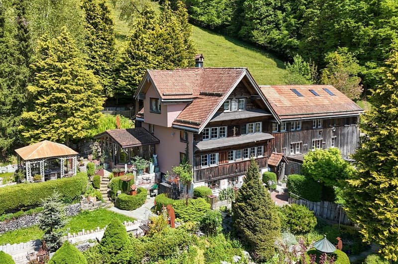 Casa colonica di Toggenburg in una posizione unica e solitaria con pace, vista e storia (5)