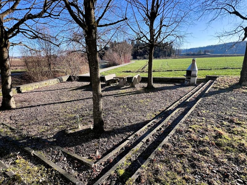 Tolle Lage mit unverbaubarer Weitsicht (4)