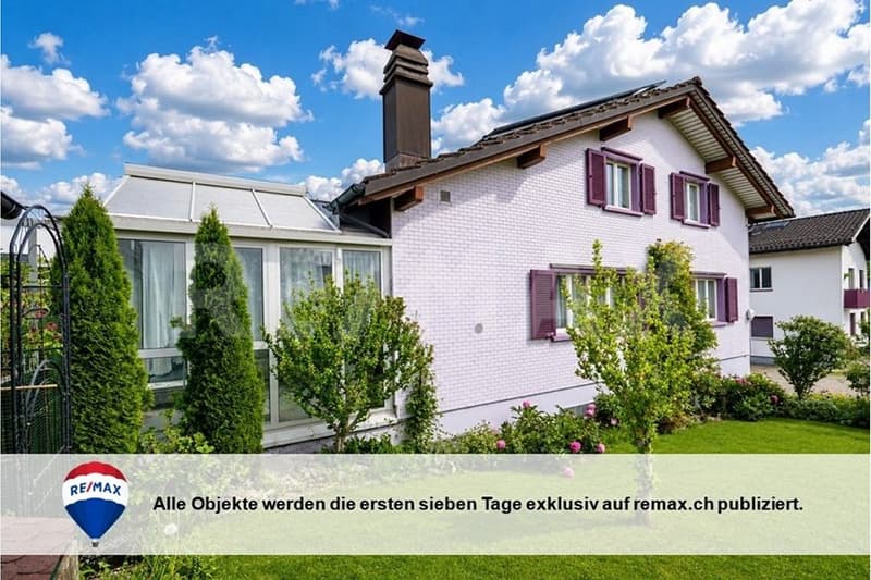 Benvenuti! Affascinante casa unifamiliare con serra e diritto di costruire (1)