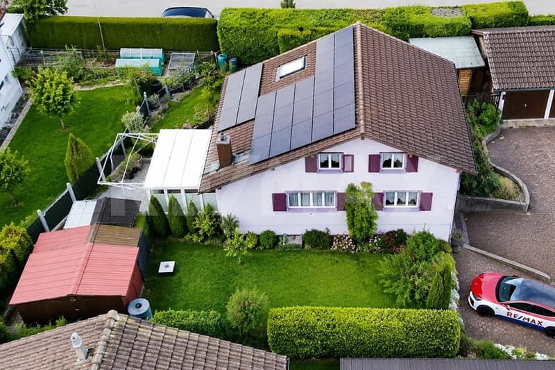 Benvenuti! Affascinante casa unifamiliare con serra e diritto di costruire (2)