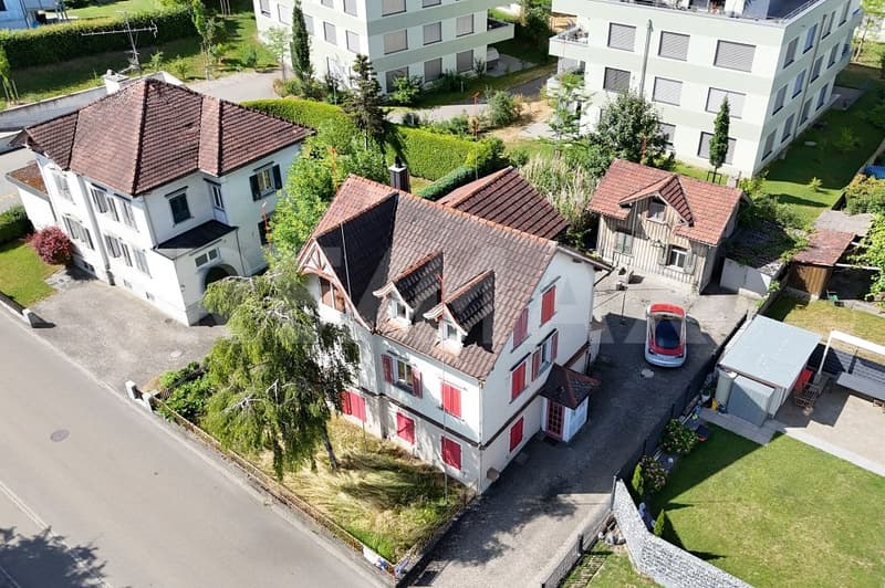 Partially renovated single-family house with plenty of space and potential (11)