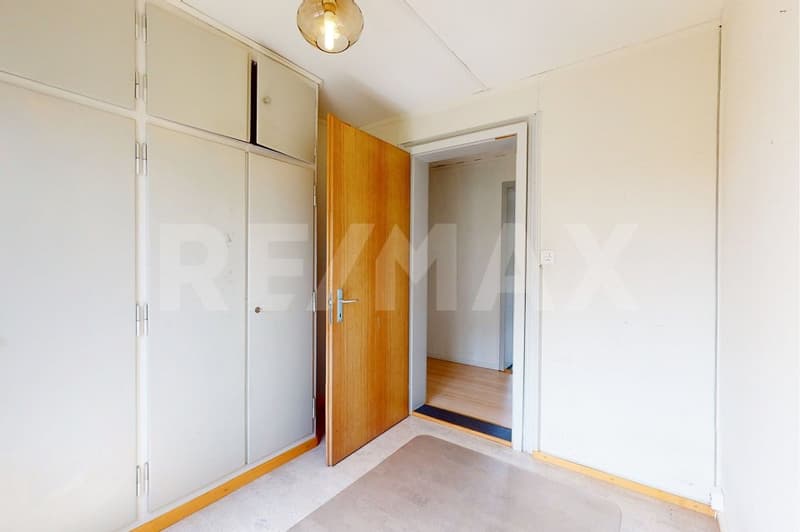 Partially renovated single-family house with plenty of space and potential (6)