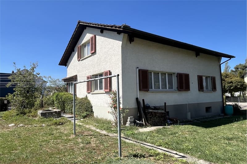 4.5 Zimmer-Einfamilienhaus mit Perspektiven - mitten im Quartier (1)