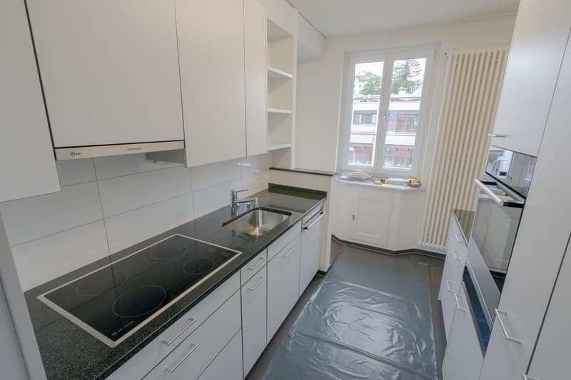4-room old building apartment with lake view in Zürcher Seefeld (3)