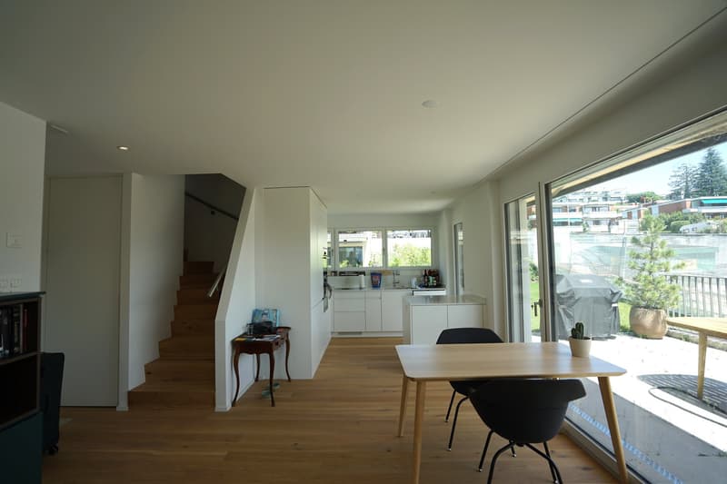 Neubauwohnung mit Gartensitzplatz, zwei Balkonen und traumhafter Seesicht (10)