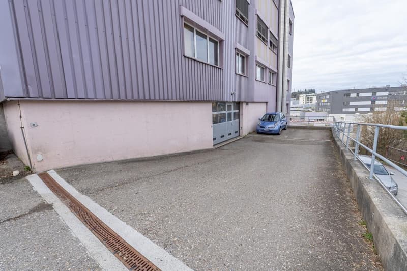 Tiefgarageneinfahrt auf der selben Ebene