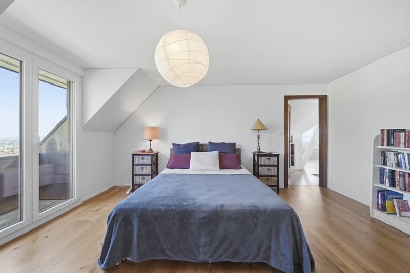 Elternschlafzimmer zu Badedzimmer DG