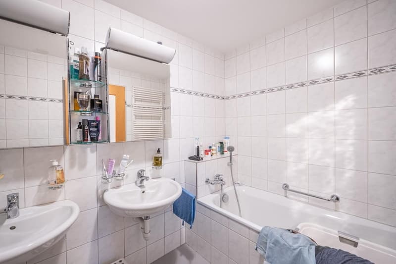 Bad mit Wanne