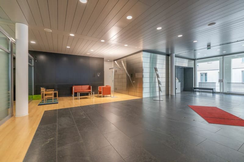 Commercial spaces in the center of Glarus (4)