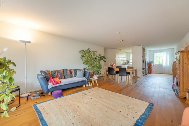 Moderne 4.5-Zi-Wohnung in familiärem Wohnquartier (2)