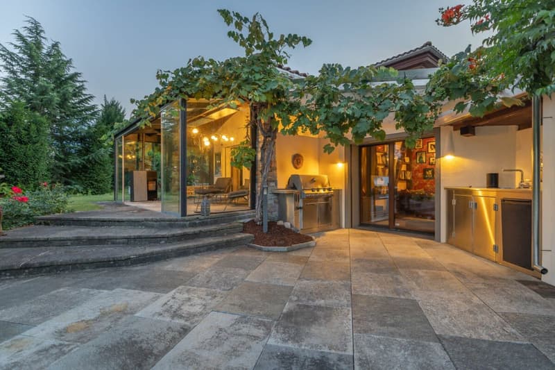 Exklusive Residenz mit Pool und privater Gartenidylle (5)