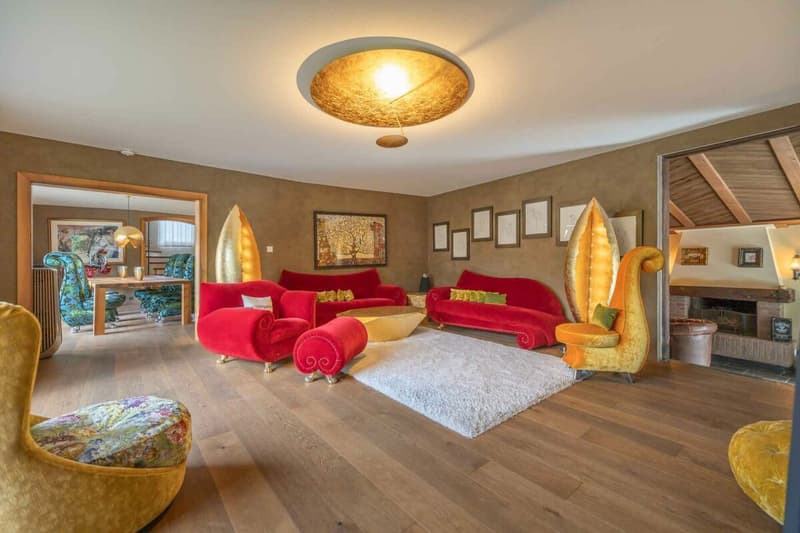 Exklusive Residenz mit Pool und privater Gartenidylle (7)