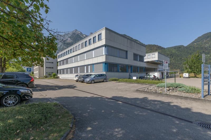 Büro- und Gewerbeflächen nahe Flugplatz Mollis (1)