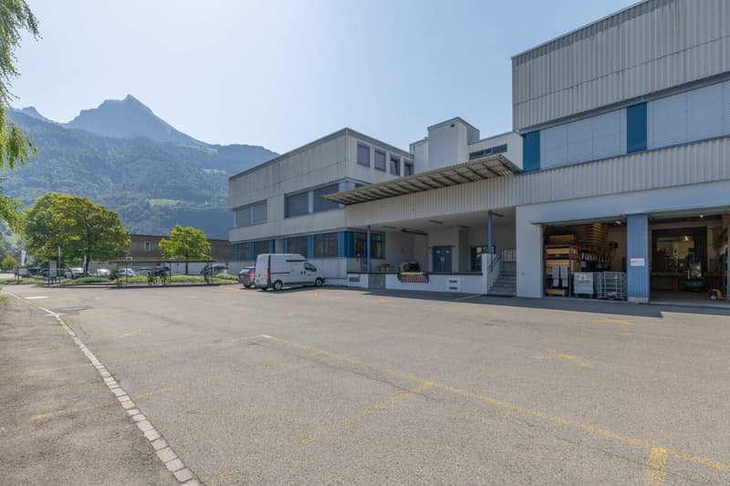 Büro- und Gewerbeflächen nahe Flugplatz Mollis (2)