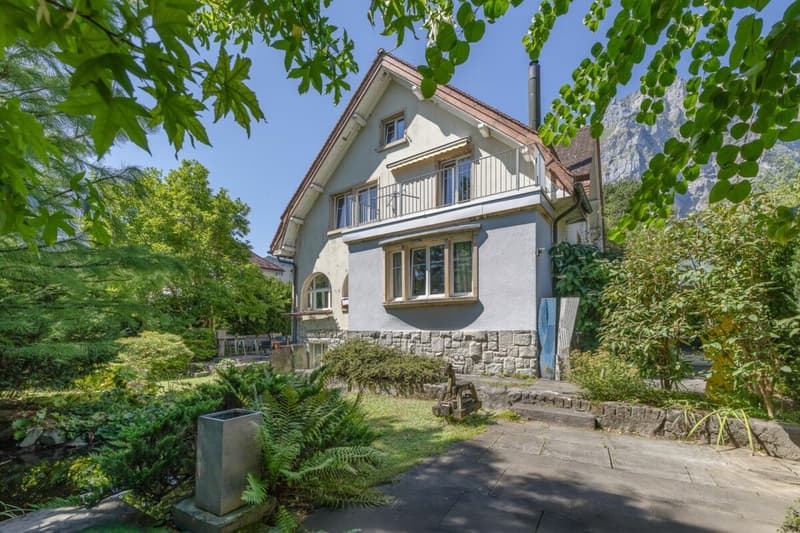 7.5-Zi-Einfamilienhaus mit Einliegerwohnung und Garten (1)