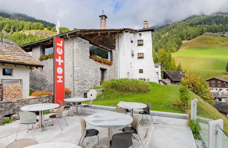 "RESERVED" - Hotel/Private house »Weisses Kreuz« – a restored Bündernhaus (11)