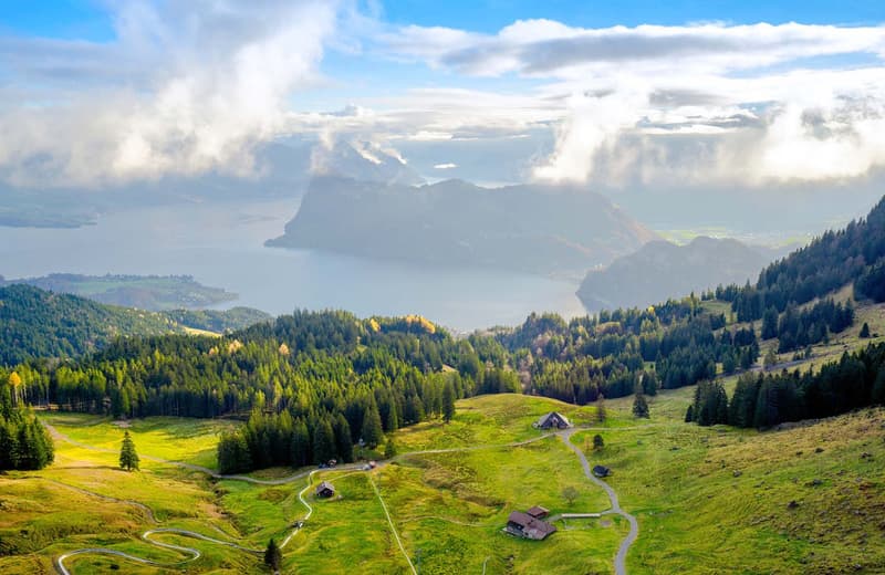 "RESERVIERT" - Exklusive 4.5-Zimmer-Wohnung mit grosszügiger Terrasse und Panoramablick (6)