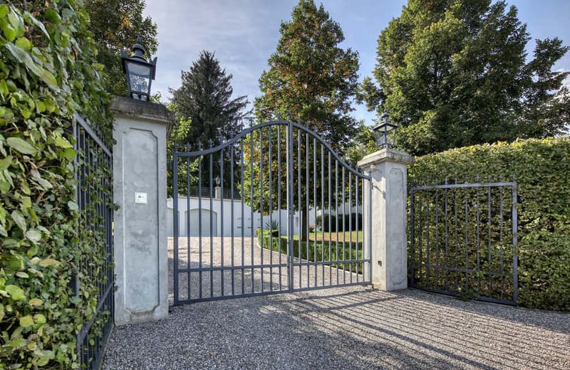 Domaine Verger – Schlossartiges Anwesen in Rafz (2)