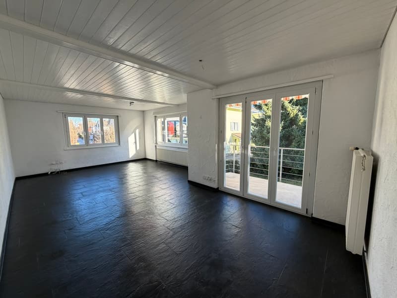 Attractive house with garden, balcony & modern amenities (3)