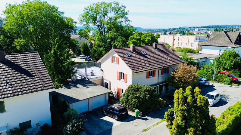 Charmantes 6.5-Zimmer-Doppeleinfamilienhaus in Grenchen (33)