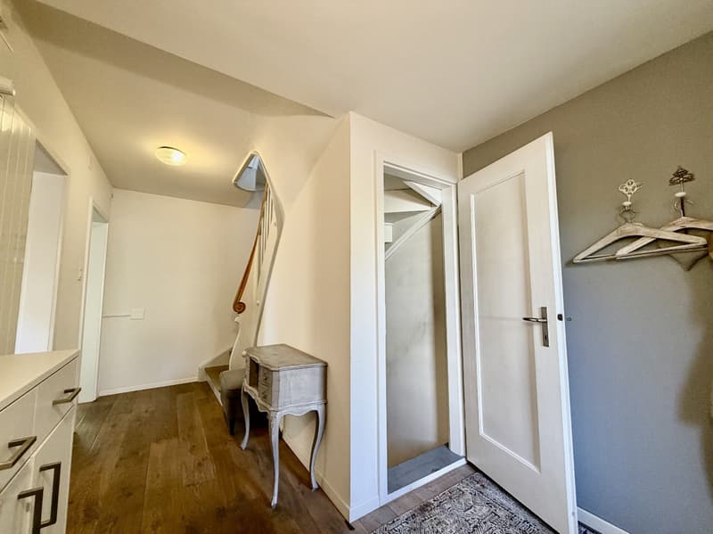 Charmantes 6.5-Zimmer-Doppeleinfamilienhaus in Grenchen (24)