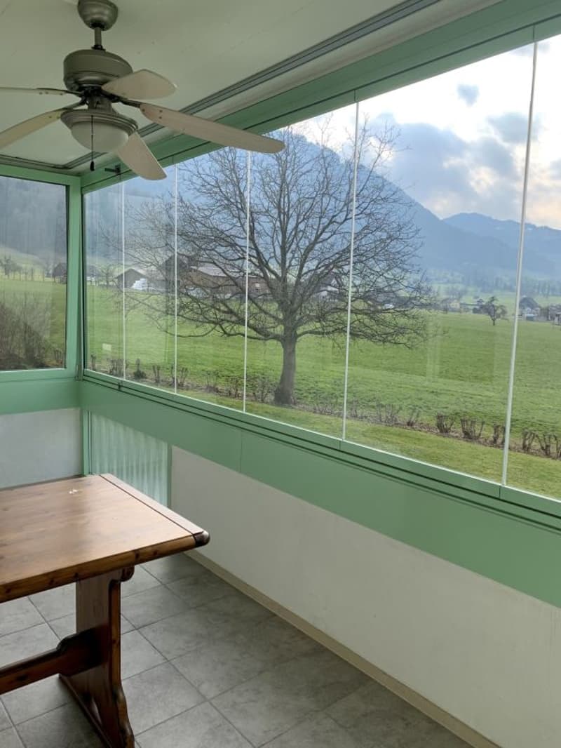 Sole di sera sul balcone con vista panoramica e vantaggi fiscali (3)