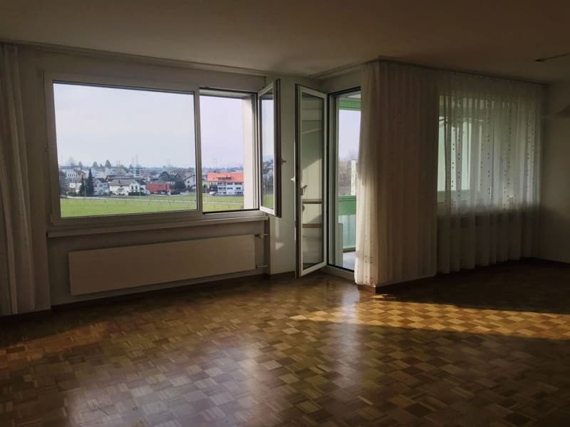 Sole di sera sul balcone con vista panoramica e vantaggi fiscali (1)