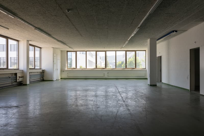 attachment:f476cde6 2093 4b4a b335 f9a1244b90b7:20260526 ImmoAtelier Reinach Shootingphoto 122009