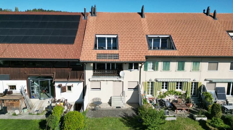 Un refuge charmant avec une vue panoramique imprenable : appartement de 3,5 pièces en mansarde à Vallamand (8)