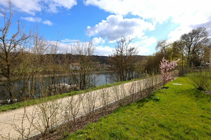 Garten mit Sicht auf die Aare