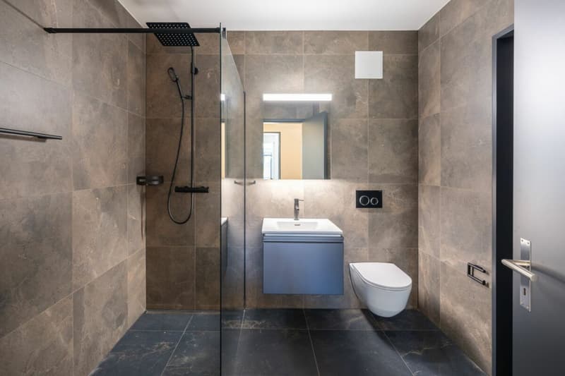 WC-Dusche mit Reduit