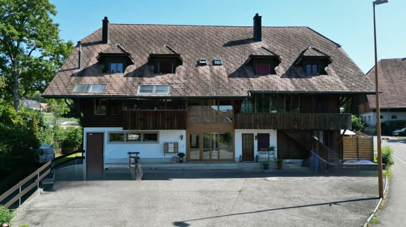 Wohnen & Arbeiten vereint - charmantes Stöckli mit Gewerbe und Ausbaupotenzial (15)