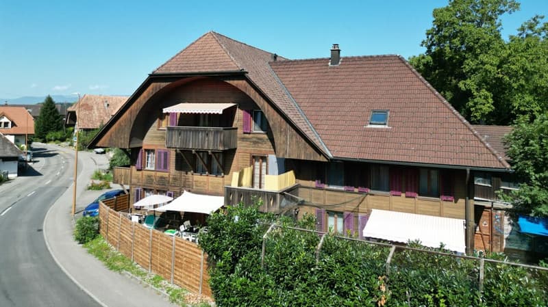 Wohnen & Arbeiten vereint - charmantes Stöckli mit Gewerbe und Ausbaupotenzial (14)