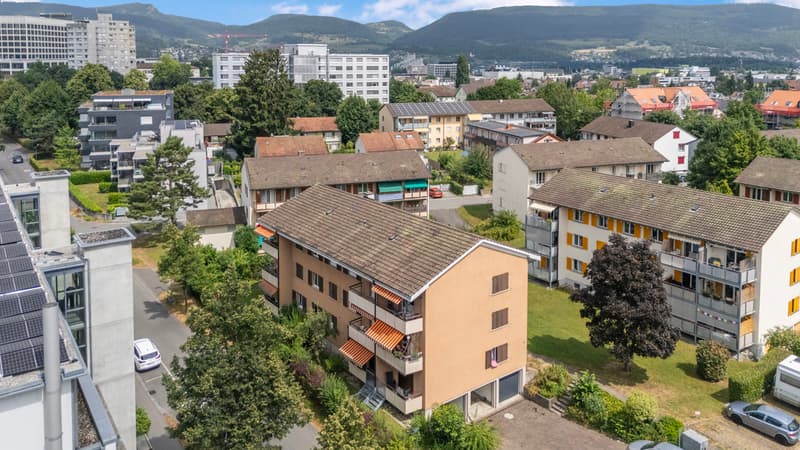 Neu renvoierte 4-Zimmer Wohnung (1)