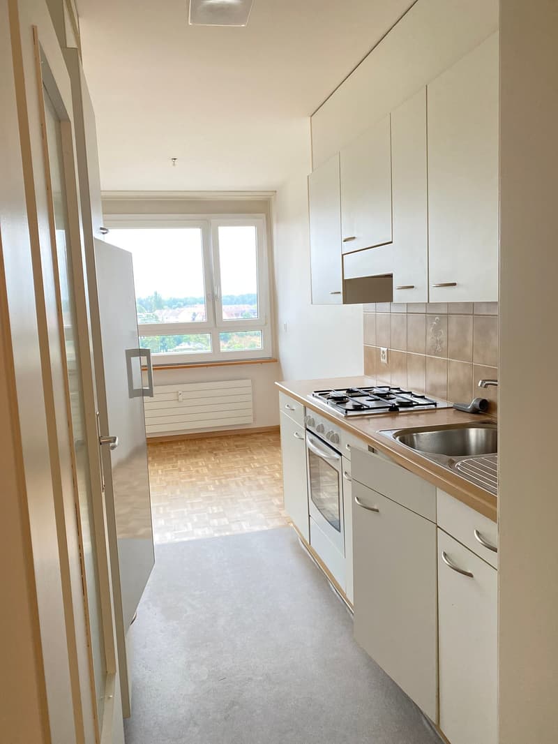 3.5-Zimmerwohnung mit grossem Balkon und Fernsicht (2)
