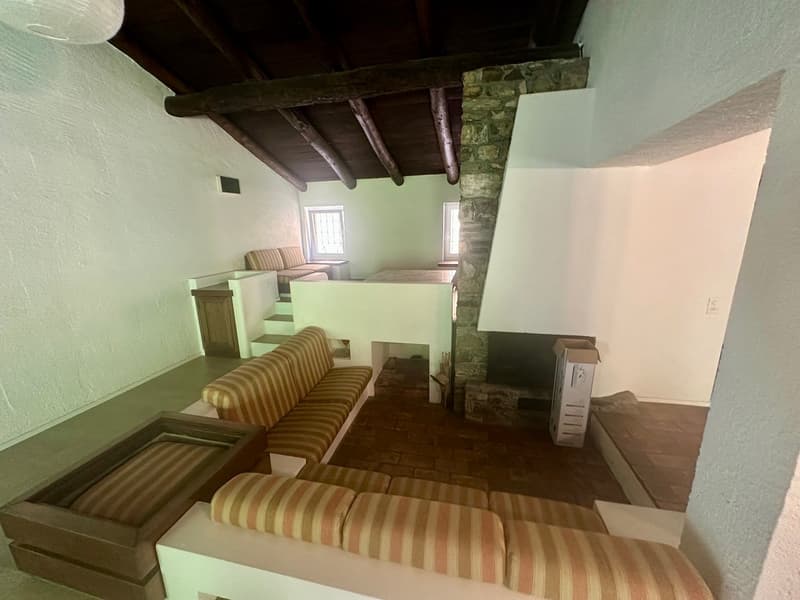 AFFITTASI – SEROCCA D’AGNO Prestigiosa casa di charme con giardino privato (5)