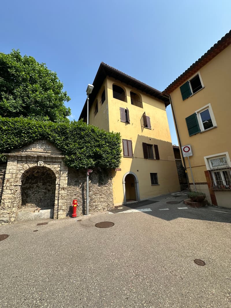 AFFITTASI – SEROCCA D’AGNO Prestigiosa casa di charme con giardino privato (1)