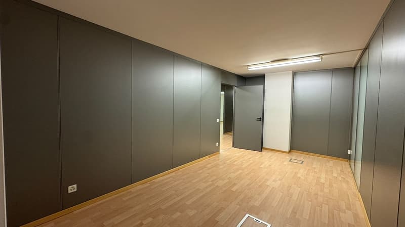 Ufficio di 130 m² nel complesso Piazzale alla Valle – Mendrisio centro - Disponibile subito (2)