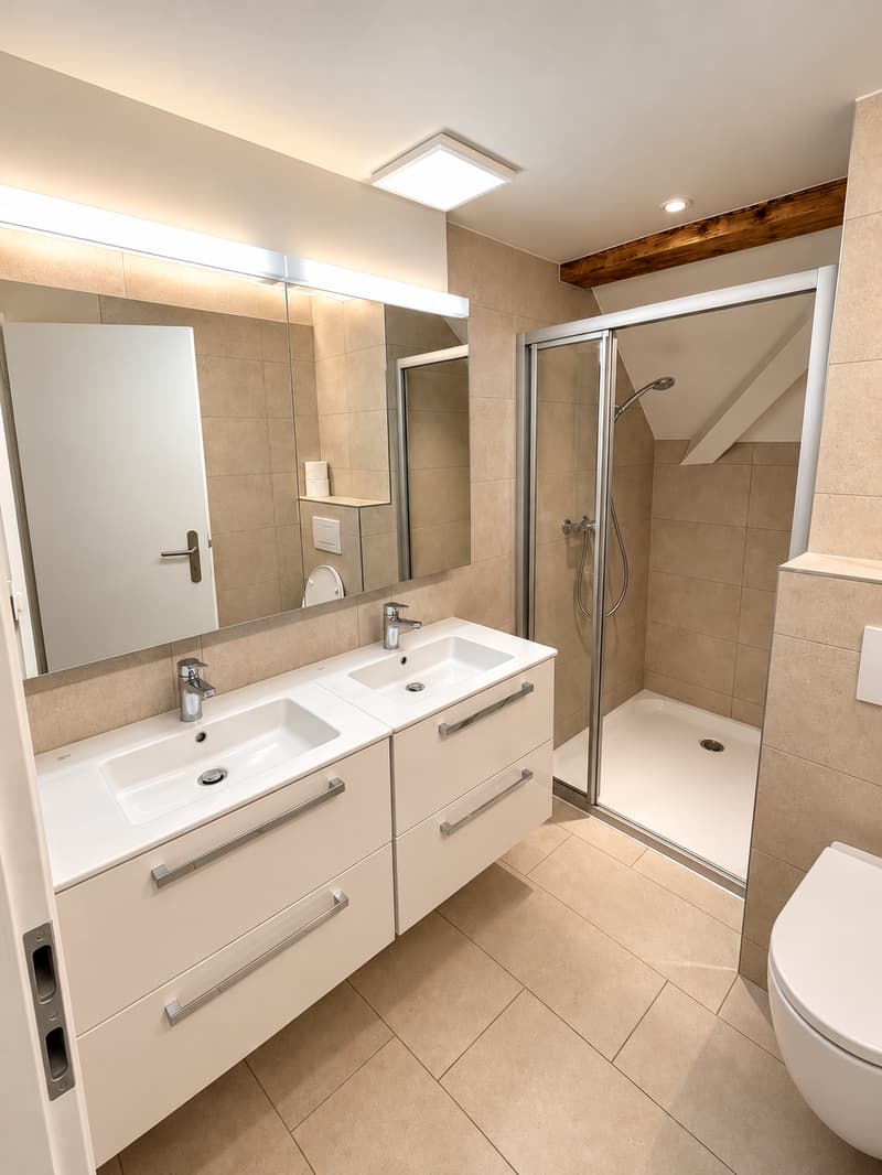 Charmante 3-Zimmer-Maisonette-Wohnung in Sins (8)