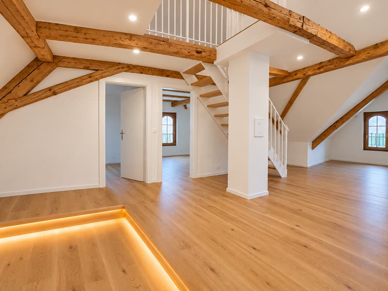Charmante 3-Zimmer-Maisonette-Wohnung in Sins (1)