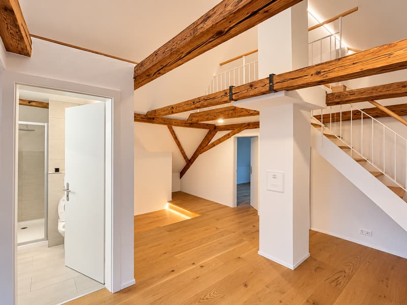 Charmante 3-Zimmer-Maisonette-Wohnung in Sins (2)