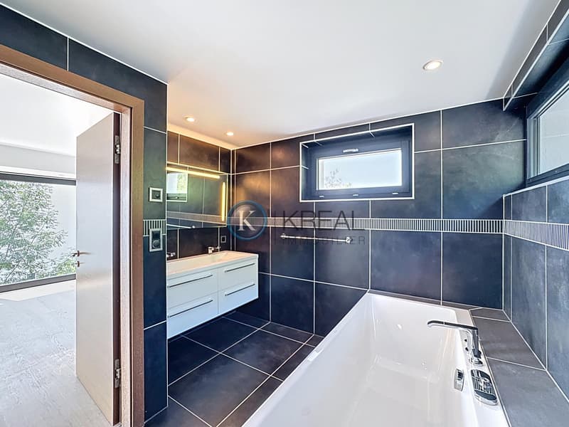Exceptional property ? Panoramic view and high-end amenities (8)