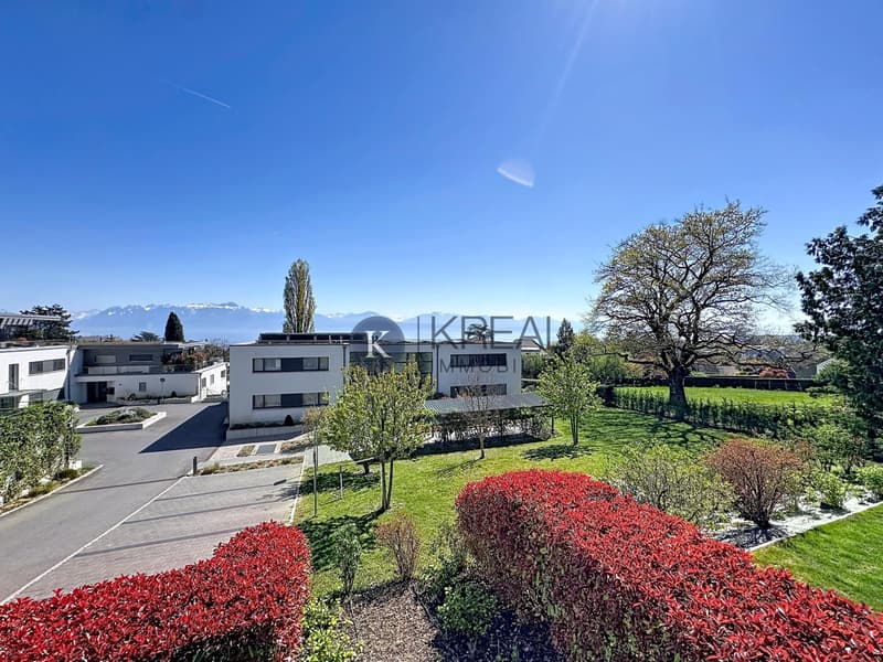 Ambiente di vita esclusivo: 4,5 locali moderni con balcone e vista eccezionale sul lago (10)