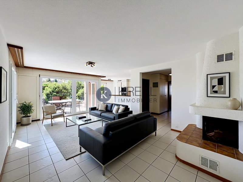 Spacious apartment with potential and unique outdoor spaces (1)