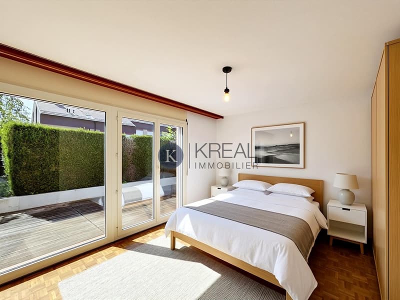Spacious apartment with potential and unique outdoor spaces (3)